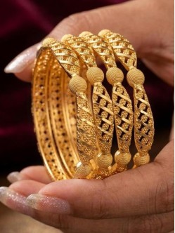 gold-bangles-UBJKGB2TS